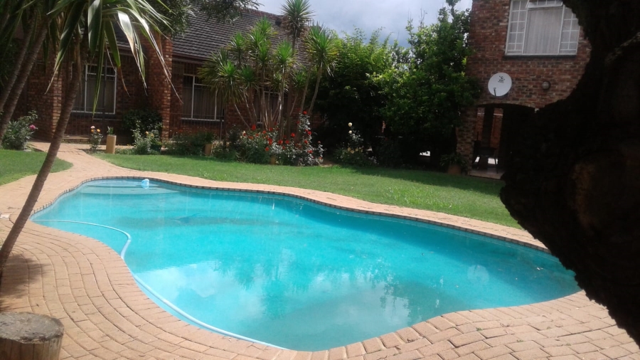 5 Bedroom Property for Sale in Stilfontein Ext 4 North West